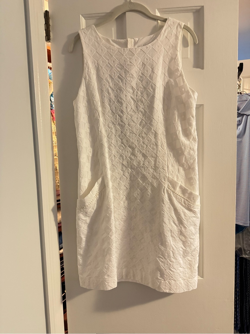 Southern Tide White Textured Sleeveless Shift Dress - Classic Summer Style